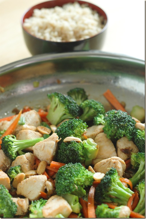 ASIAN FOOD PARADISE Oriental Chicken and Broccoli Stir Fry